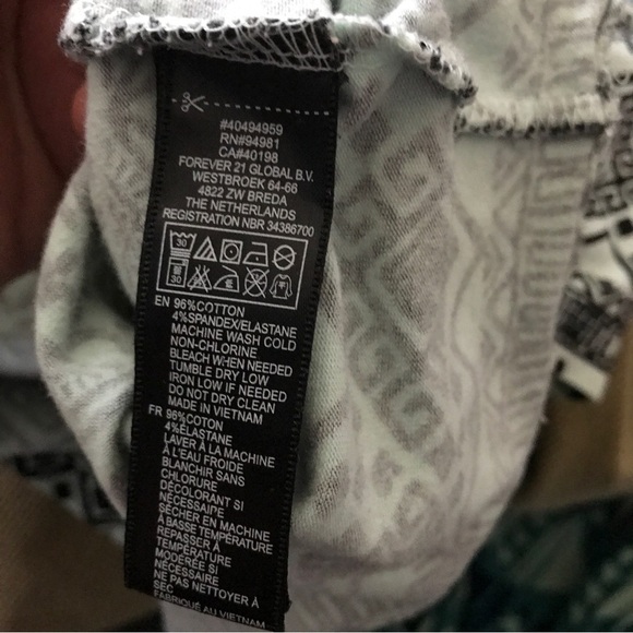 3/$15 forever 21 cotton spandex mint green Aztec print crop top - Picture 7 of 7